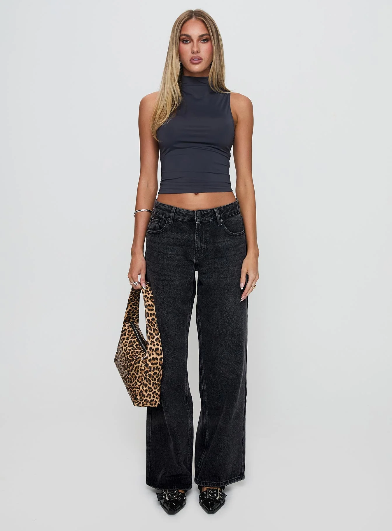 Serenitia Mid Rise Relaxed Jeans Washed Black Petite