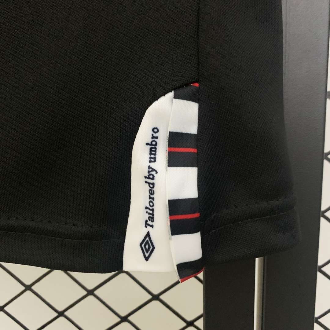 Retro Colo Colo Away Jersey 2011