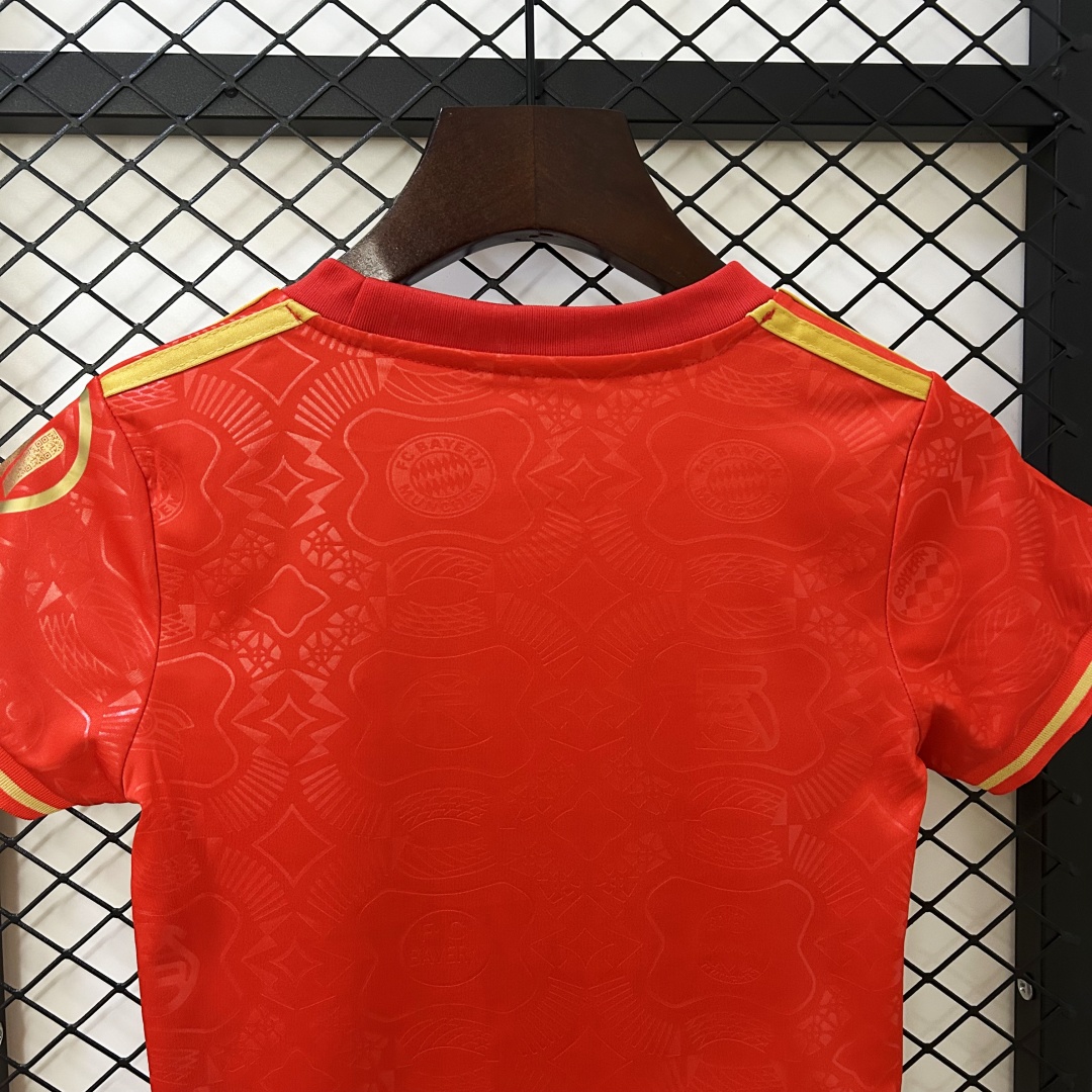 Kid's Bayern Munich 125th Anniversary Kit 2025/26