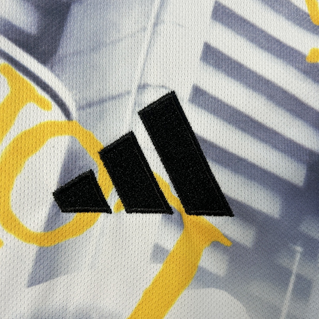 Real Madrid Legends Special Jersey 2025/26