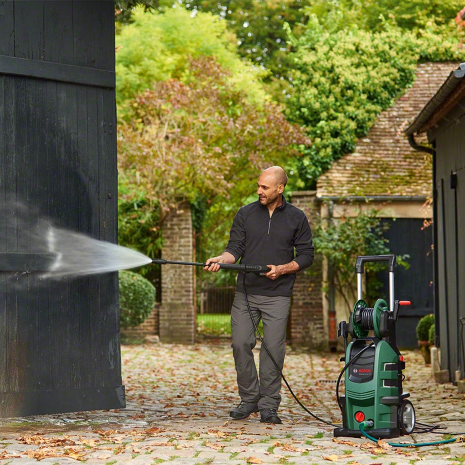 Bosch Advanced Aquatak 150 pressure washer (2200 Watt. Pressure: 150 bar. maximum flow rate: 480 l/h. on brick)